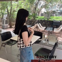 보테가베네타 BV 인트레치아 카세트백 667298