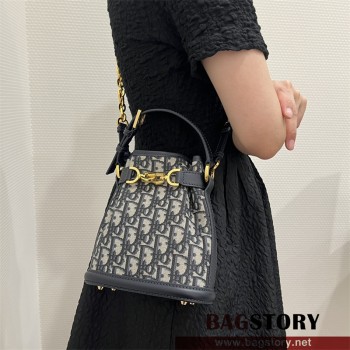 디올 DIOR 신상 C'est 씨에스트 스몰 버킷백 복조리 17cm