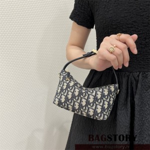 디올 DIOR 노마드 트래블 스몰 파우치