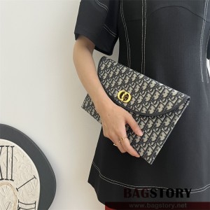 디올 DIOR 신상 클러치백