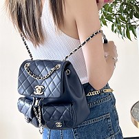 샤넬 CHANEL 핫 신상 23ss 듀마 더블 포켓 백팩 미디움 AS3860