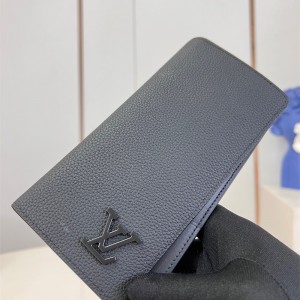루이비통 LOUIS VUITTON 장지갑 M81812