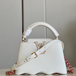 루이비통 Louis Vuitton 카퓌신미니 21CM