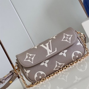 루이비통 Louis Vuitton 월릿 온 체인 아이비 M82210