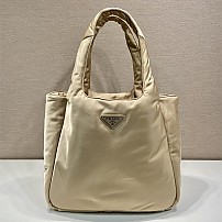 프라다 PRADA 신상 패딩 댄 미디엄 소프트 나파 나일론백 1BG449
