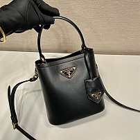프라다 PRADA 신상 파니에 사피아노 레더 토트백 1BA373