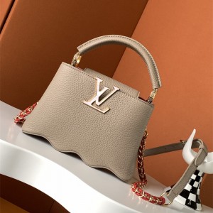 루이비통 Louis Vuitton 카퓌신미니 21CM