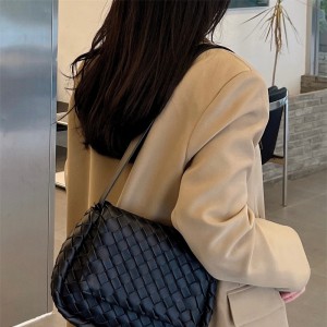 보테가베네타 BV 여성 코블메신저백 755659 27cm