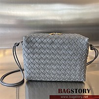 보테가베네타 인트레치아토 미디움 루프 카메라백 680256