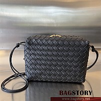 보테가베네타 인트레치아토 미디움 루프 카메라백 680256