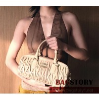 미우미우 MIUMIU 마테라쎄 핸드백 5BB148