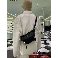 프라다 PRADA 23년 신상 바이커백 스몰  2VH171