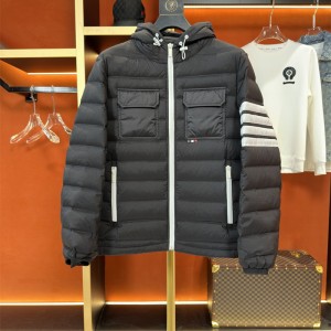 톰브라운 THOM BROWNE 패딩