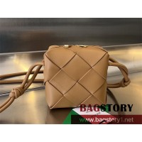 보테가베네타 미니 카세트 카메라 백 701915