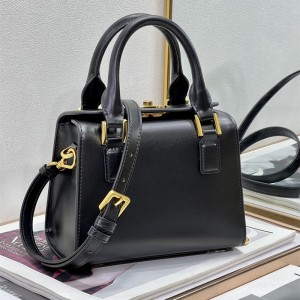 디올 DIOR 신상 보스턴백