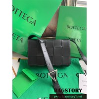 보테가베네타 BV 인트레치아 카세트백 708768