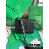 보테가베네타 BV 인트레치아 카세트백 708768