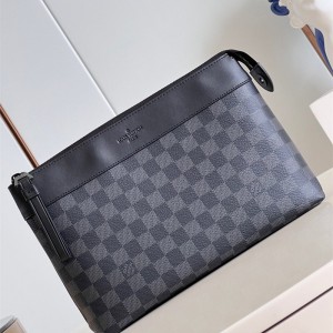 루이비통 Louis Vuitton 포쉐트 보야주 수플 파우치백 클러치백 M82543