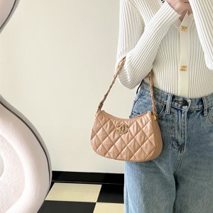 샤넬 CHANEL 신상 23K 19 호보백 스몰 AS4422