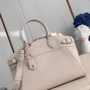 루이비통 Louis Vuitton 신상 락잇 MM 토트백 M22927
