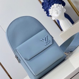 루이비통 Louis Vuitton  파일럿 슬링백 M23765