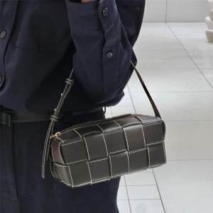 보테가베네타 BV 스몰 브릭 카세트백 729251