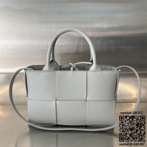 보테가베네타 BV 미니 아르코 토트백 25cm 709337