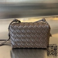 보테가베네타 BV 루프 미니 크로스백 723547