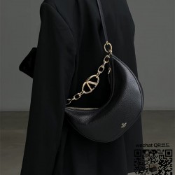 발렌티노 Valentino 브이로고 문 스몰 소프트 그레인 송아지 가죽 체인 호보 백