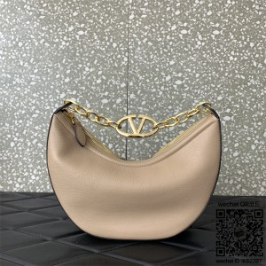 발렌티노 Valentino 브이로고 문 스몰 소프트 그레인 송아지 가죽 체인 호보 백