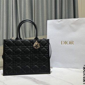 디올 DIOR 신상 레이디 토트백 36cm