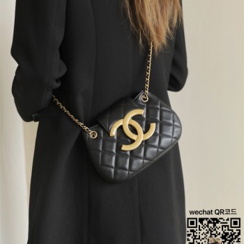 샤넬 CHANEL  신상 램스킨 체인 크로스백 21CM
