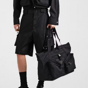 프라다 PRADA 신상 리나일론 및 가죽 트래블 백 2VC040