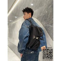 프라다 PRADA 신상 바이커백