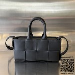보테가베네타 BV 미니 아르코 토트백 22cm