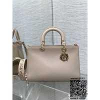 디올 DIOR 신상 Lady D-Sire 레이드 디자이어백 30cm
