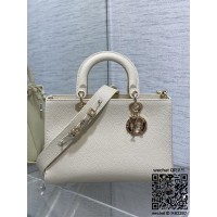 디올 DIOR 신상 Lady D-Sire 레이드 디자이어백 30cm