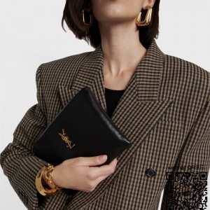 입생로랑 YSL 생로랑   램스킨 칼립소 클러치백  765025