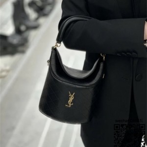 입생로랑 YSL 생로랑 퀼트 처리된 램스킨 주니 박스백 710880