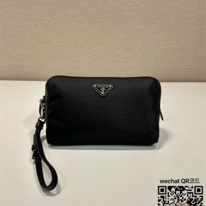 프라다 PRADA 나일론 파우치백 1NS693