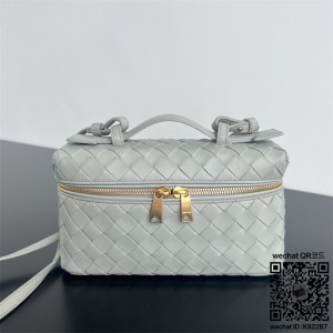 보테가베네타 BV 스트랩 장식의 베니티 케이스 789109