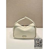 프라다 PRADA 신상 가죽 핸드백 1BA451