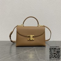 셀린느 CELINE 미디엄 빅투아르백 서플 카프스킨 켈리백 117523