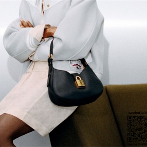 루이비통 Louis Vuitton 로우 키 숄더 백  M24611