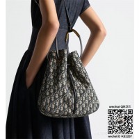 디올 DIOR 신상  노리타 라지백