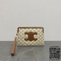 셀린느 CELINE  트리옹프 프린트 텍스타일  카프스킨 화이트 스몰 스트랩 파우치  100502