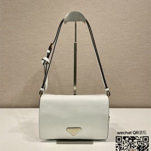 프라다 PRADA 신상 가죽 크로스백 1BD082