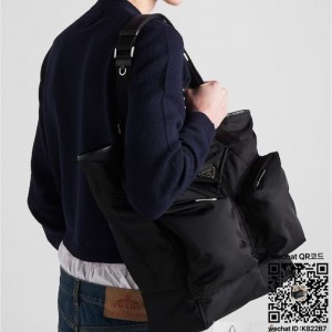 프라다 PRADA 신상  리나일론 및 가죽 토트백 2VG120