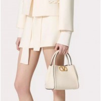 발렌티노 Valentino가라바니 올타임 그레인 송아지 가죽 스몰 핸드백