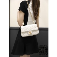 샤넬 CHANEL 화이트볼  램스킨 클래식백 20cm